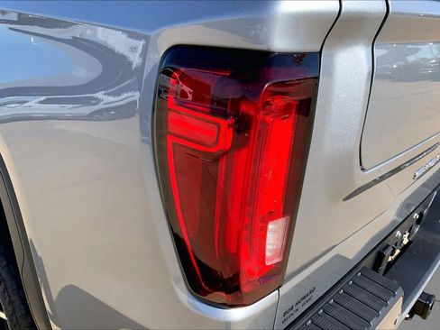 Used 2025 GMC Sierra 1500 AT4 w/ AT4 Premium Package AWD/4WD image 28