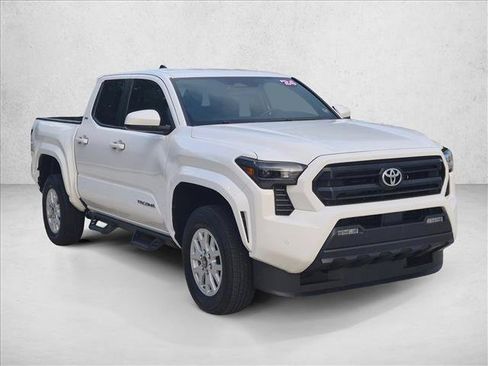 Certified 2024 Toyota Tacoma SR5 AWD/4WD image 3