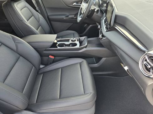 New 2026 Chevrolet Equinox LT w/ Convenience Package II FWD image 14