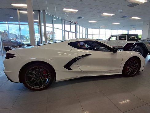 Used 2024 Chevrolet Corvette Stingray Preferred Cpe w/ Z51 Performance Package RWD image 29