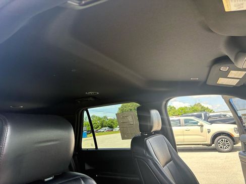 Used 2019 Ford Expedition XLT w/ Equipment Group 201A AWD/4WD image 43