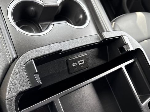 Used 2024 GMC Yukon XL SLT image 25