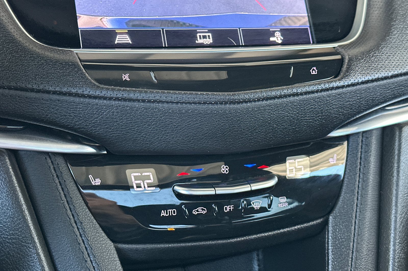 Certified 2023 Cadillac XT5 Premium Luxury FWD image 29