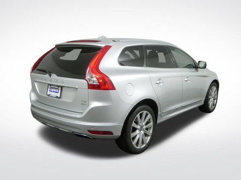 Used 2017 Volvo XC60 T5 Inscription w/ Advanced Package AWD/4WD image 3