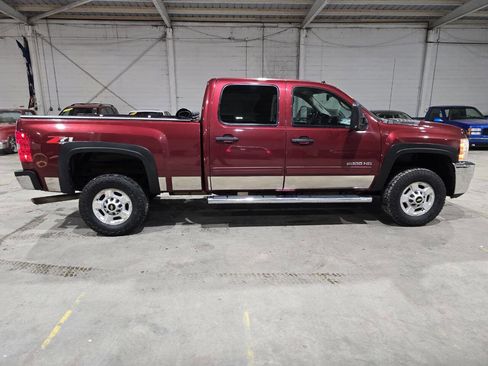 Used 2013 Chevrolet Silverado 2500 LT w/ Interior Plus Package image 17