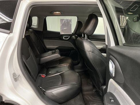 Used 2022 Jeep Compass Latitude AWD/4WD image 27