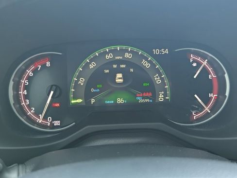 Used 2024 Toyota RAV4 XLE Premium image 23