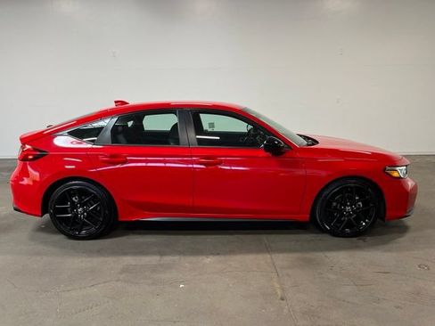 Used 2025 Honda Civic Sport image 2