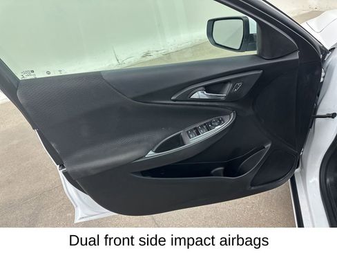 Used 2022 Chevrolet Malibu RS image 33