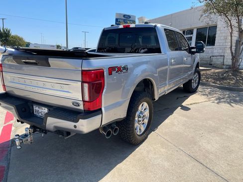Used 2022 Ford F250 Platinum w/ FX4 Off-Road Package AWD/4WD image 12