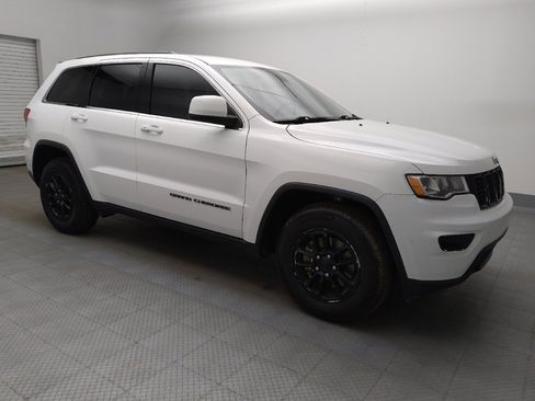Used 2018 Jeep Grand Cherokee Laredo RWD image 11