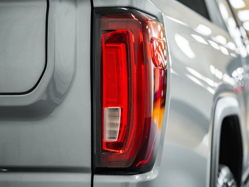 Used 2023 GMC Sierra 1500 AT4X image 21