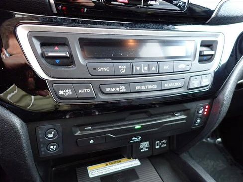 Used 2020 Honda Pilot Black Edition image 23