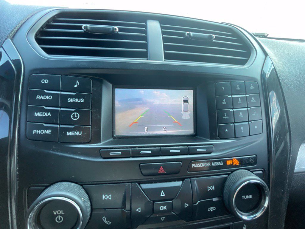 Used 2016 Ford Explorer XLT AWD/4WD image 15