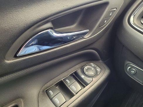 Used 2023 Chevrolet Equinox RS image 27