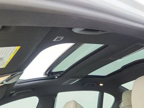 Used 2022 BMW 740i w/ M Sport Package image 58