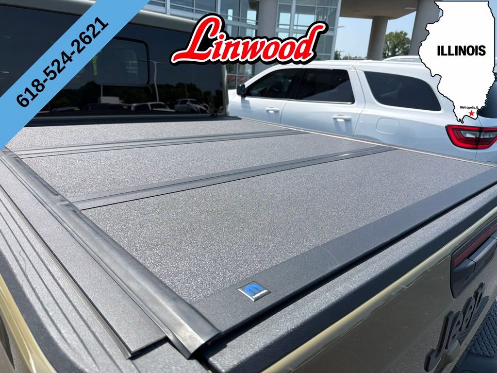 Used 2025 Jeep Gladiator Sport AWD/4WD image 4