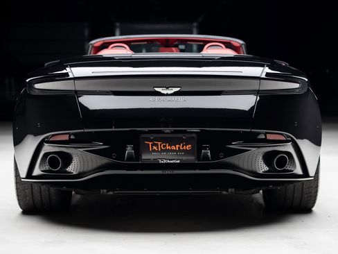 Used 2019 Aston Martin DB11 Volante RWD image 28