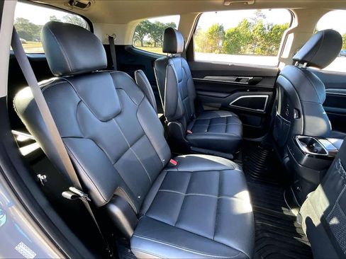 Used 2022 Kia Telluride EX w/ EX Premium Package image 19