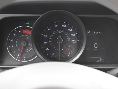 Used 2023 Hyundai Elantra SEL image 30