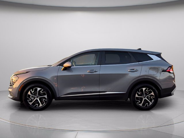 Used 2025 Kia Sportage EX FWD image 3