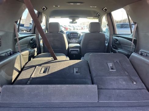 Used 2023 Chevrolet Traverse LT image 40
