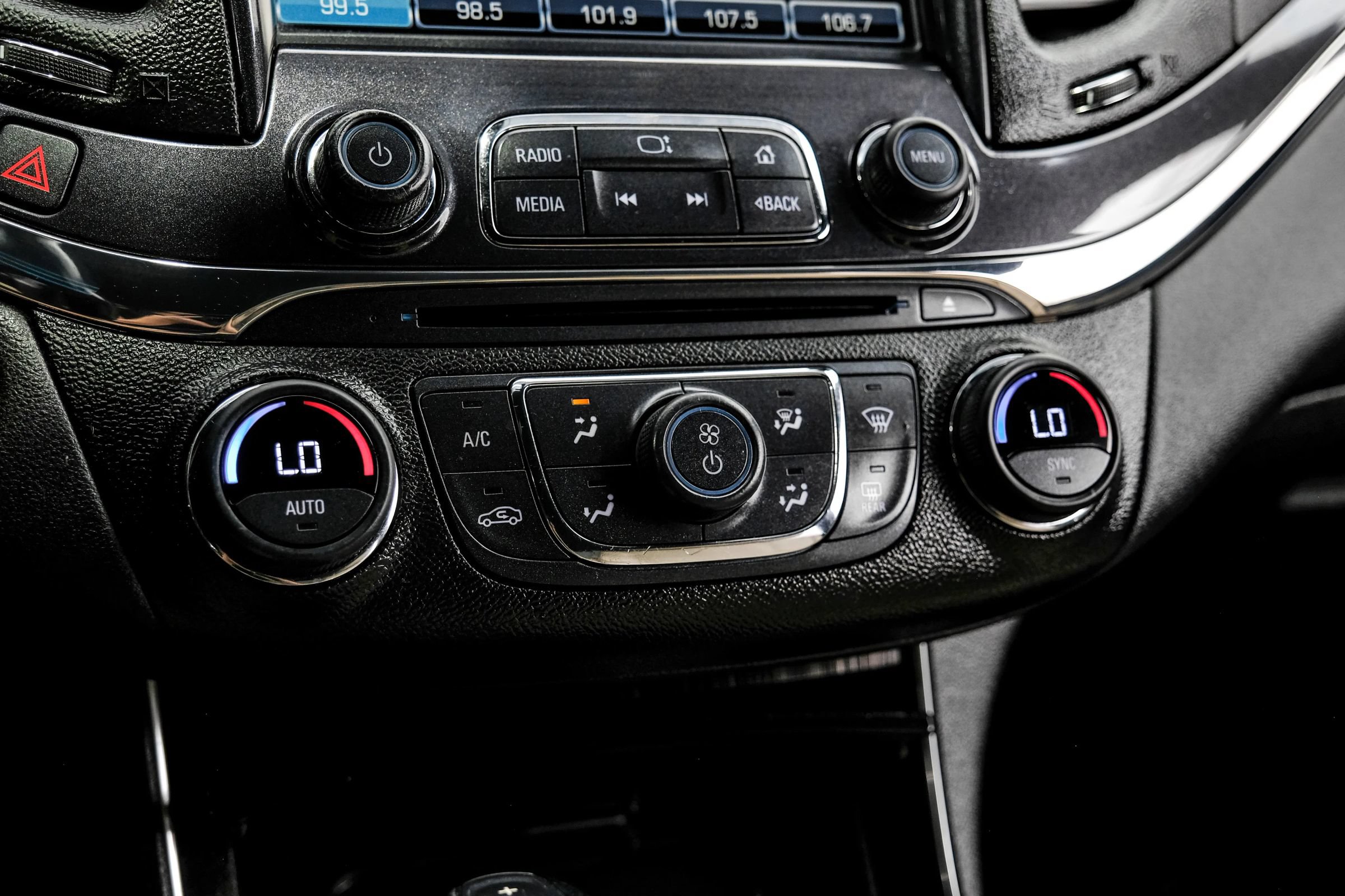 Used 2018 Chevrolet Impala Premier FWD image 29