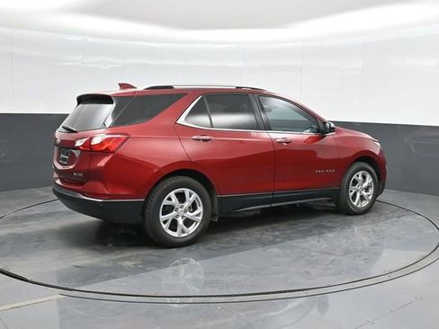 Used 2018 Chevrolet Equinox Premier image 3