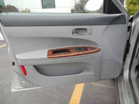Used 2006 Buick LaCrosse CXL w/ Driver Confidence Package FWD image 25
