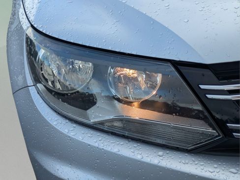 Used 2015 Volkswagen Tiguan S FWD image 28