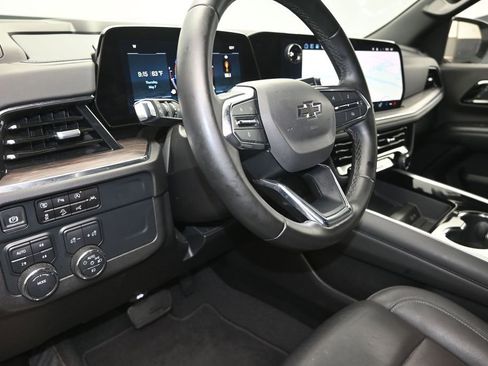 Used 2025 Chevrolet Tahoe Z71 AWD/4WD image 12