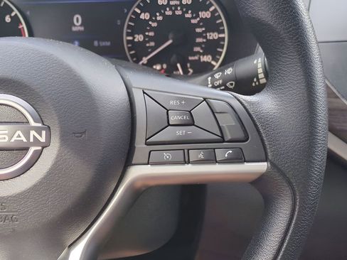 Used 2024 Nissan Altima 2.5 SV image 24