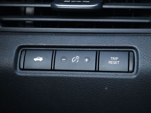 Used 2024 Nissan Altima 2.5 SV image 23