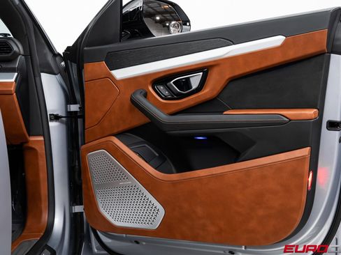 Used 2019 Lamborghini Urus image 22