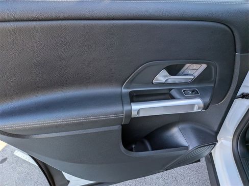 Used 2023 Mercedes-Benz GLB 250 GLB 250 image 16