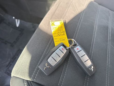 Used 2024 Mitsubishi Outlander SE Black Edition FWD image 36