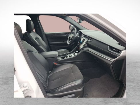 Used 2023 Jeep Grand Cherokee L Laredo AWD/4WD image 11