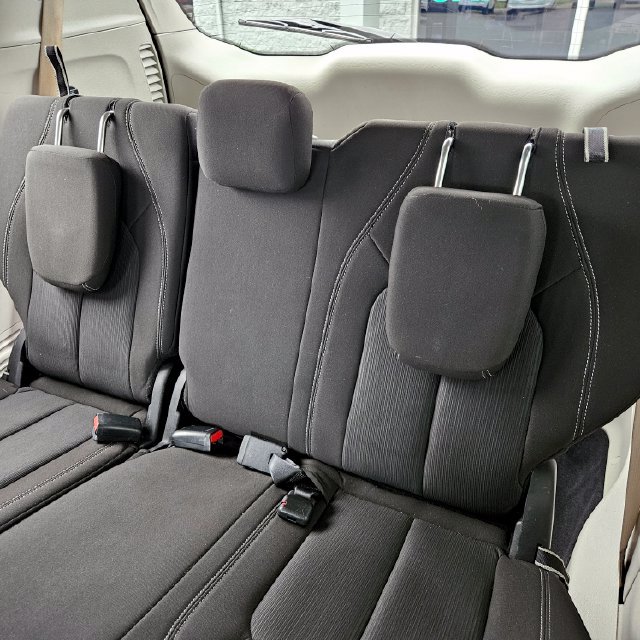 Used 2022 Chrysler Voyager LX FWD image 22
