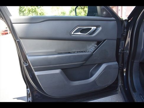 Used 2018 Land Rover Range Rover Velar S AWD/4WD image 18