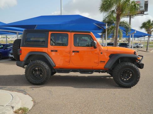 Used 2025 Jeep Wrangler Unlimited Sport AWD/4WD image 4