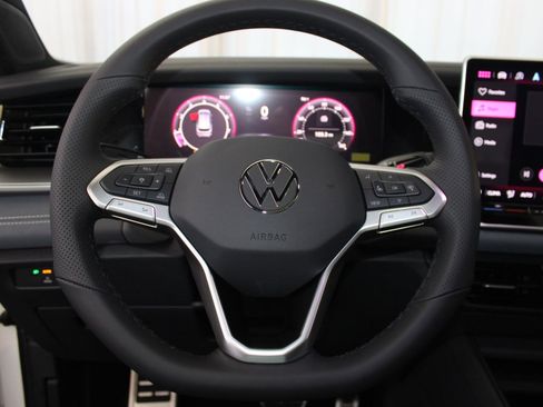 New 2026 Volkswagen Tiguan SE R-Line image 17