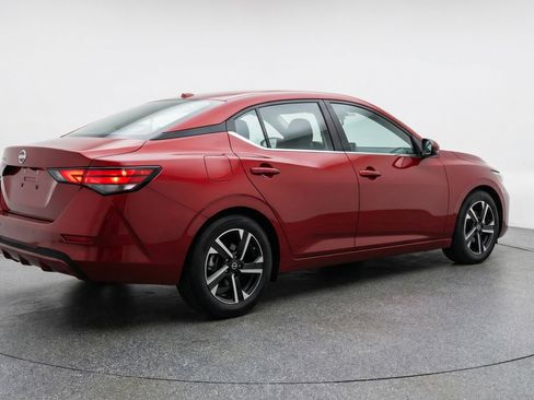 Used 2025 Nissan Sentra SV image 9