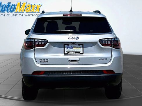 Used 2024 Jeep Compass Latitude w/ Convenience Group AWD/4WD image 5