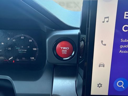 Used 2024 Toyota Tacoma TRD Sport AWD/4WD image 18