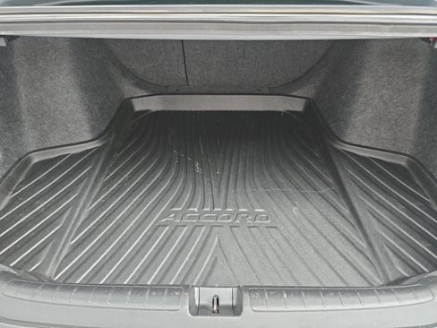 Used 2022 Honda Accord Touring image 12