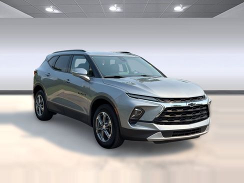 Used 2023 Chevrolet Blazer LT FWD image 7