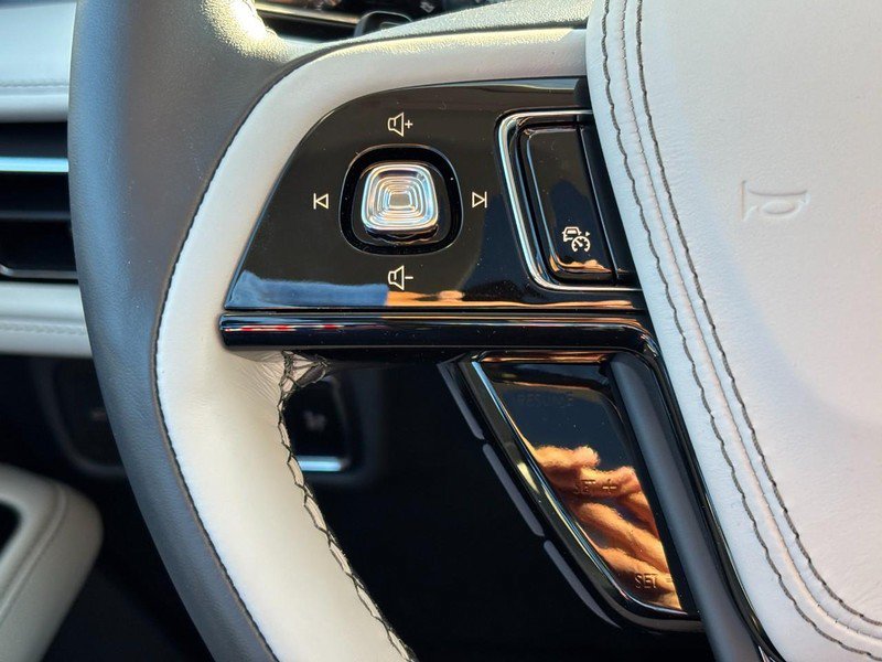 New 2027 Lincoln Aviator AWD image 18