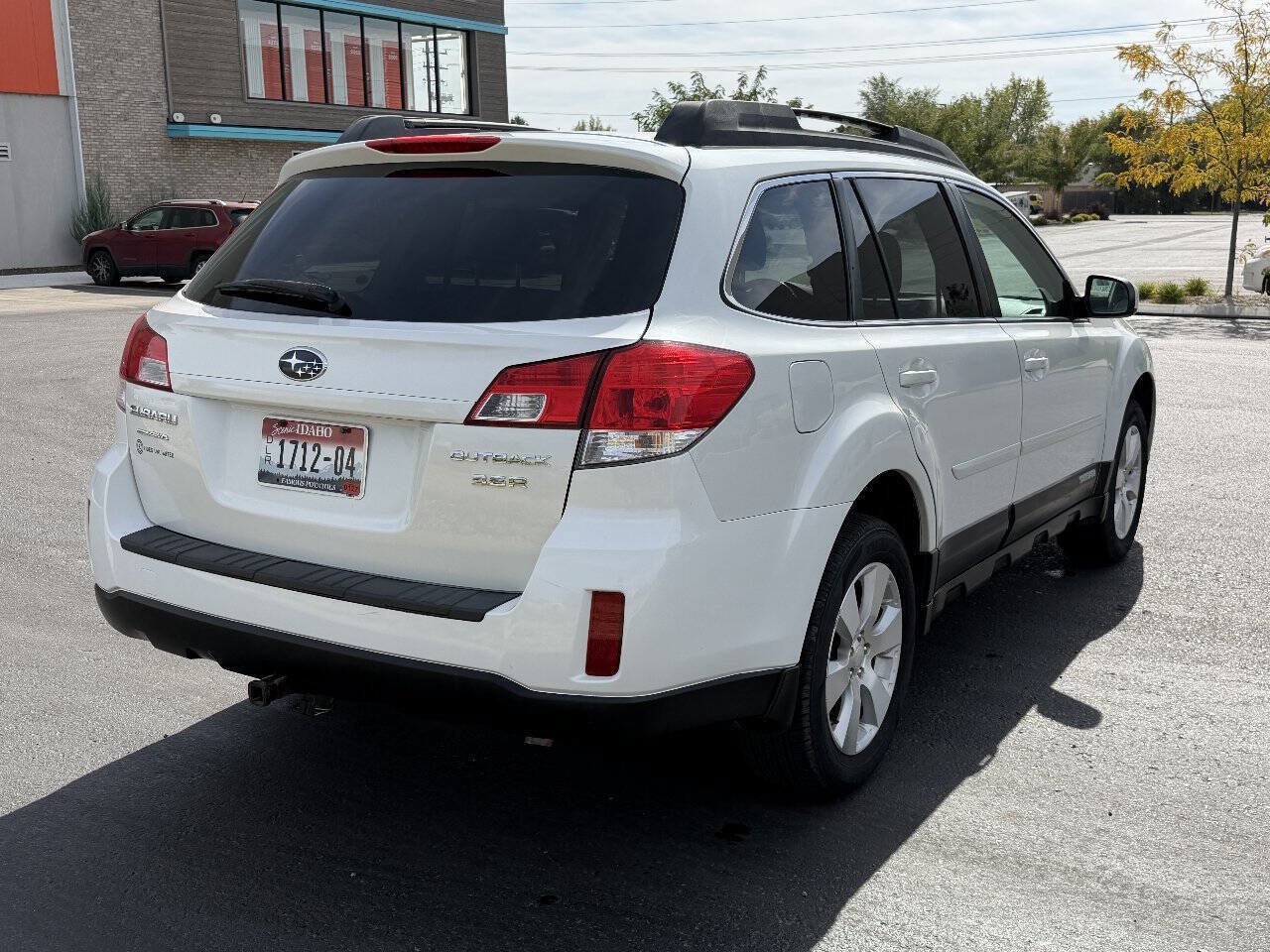 Used 2010 Subaru Outback 3.6R Limited AWD/4WD image 11