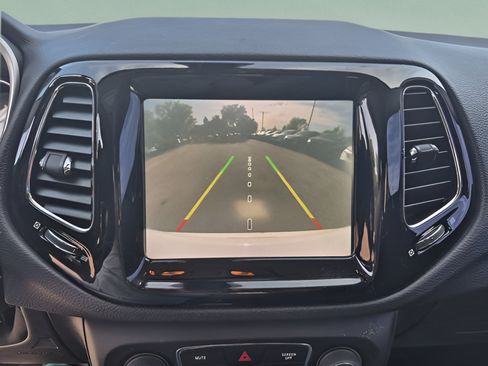Used 2020 Jeep Compass Limited FWD image 24
