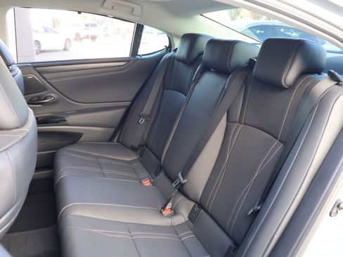 Certified 2024 Lexus ES 350 Ultra Luxury image 36